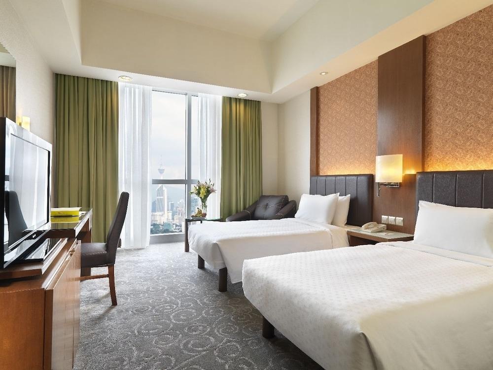 Hotel St Giles Boulevard 4*