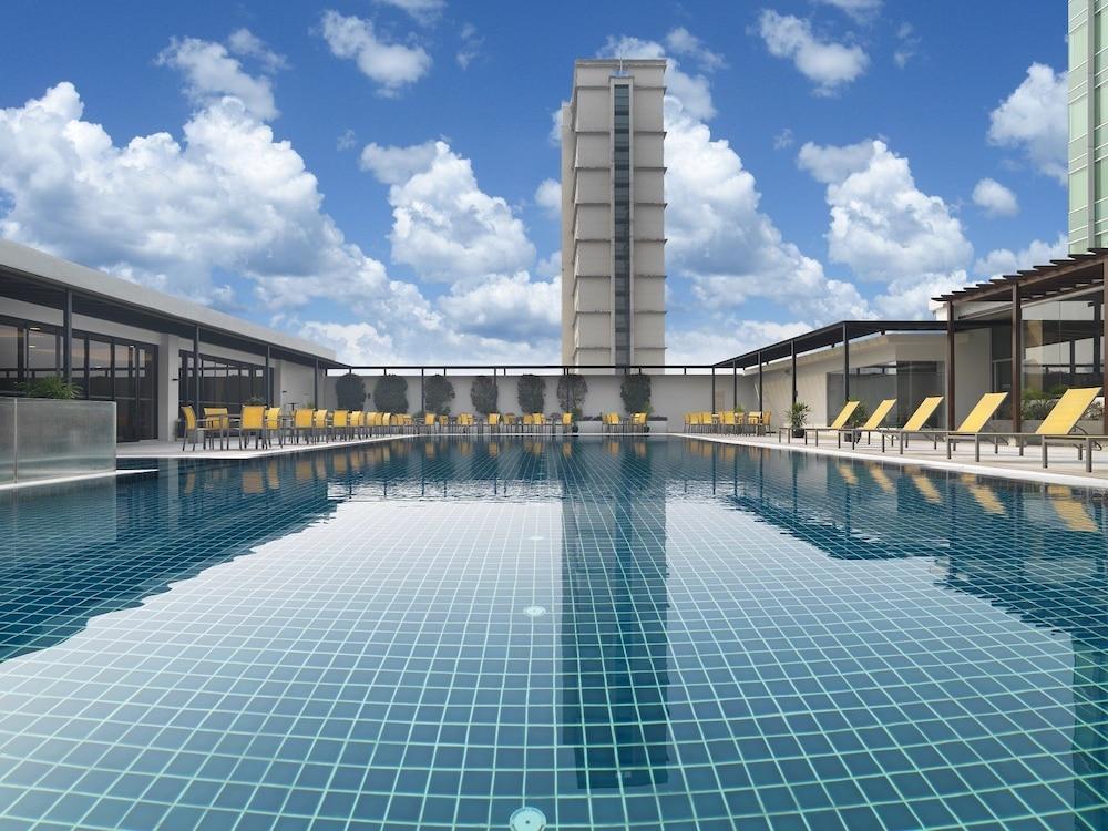 Hotel St Giles Boulevard 4*