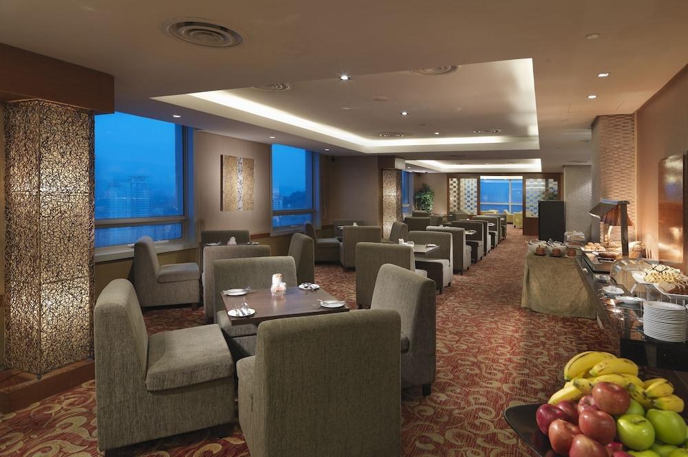 Hotel St Giles Boulevard 4*