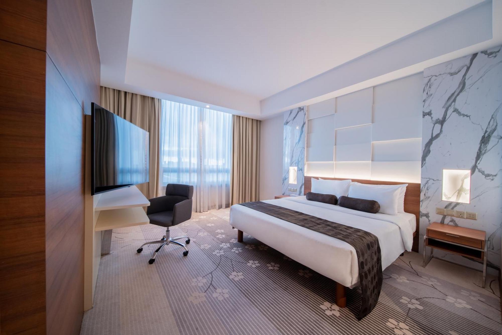 Hotel St Giles Boulevard 4*
